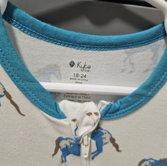 Kyte BABY romper - Picture 2 of 2